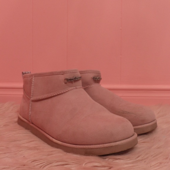 Juicy Couture Pink Suede Ankle Boots - Picture 2 of 5